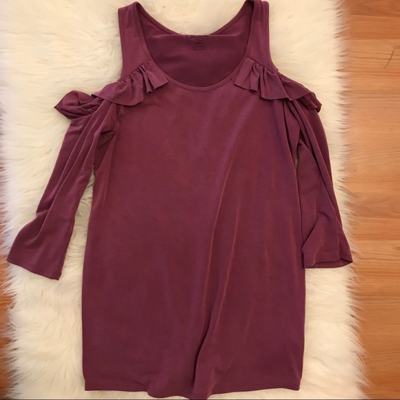 Jessica Simpson Cold Shoulder Maternity Top - Picture 2 of 6